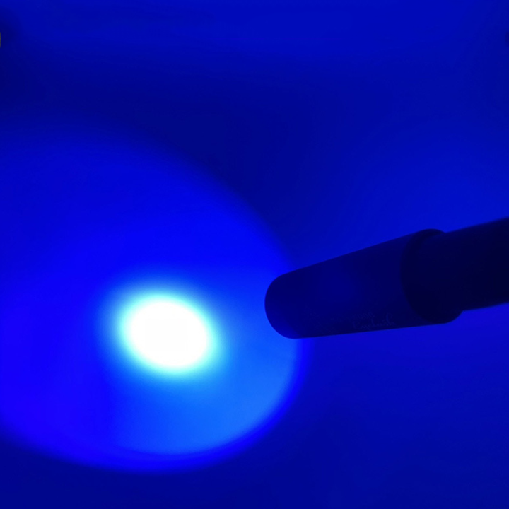 UV Lash Lamp Model III - Photobiological Safe